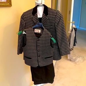 Timeless and elegant 3 pc boys suit